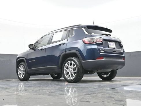 Used 2024 Jeep Compass Latitude AWD/4WD image 43