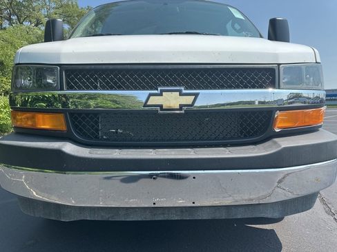 New 2025 Chevrolet Express 3500 w/ Power Convenience Package image 19