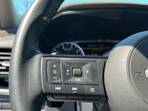 Certified 2023 Nissan Rogue SL AWD/4WD image 12