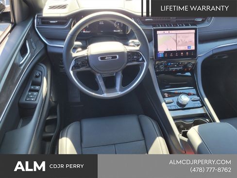 New 2025 Jeep Grand Cherokee Overland w/ Luxury Tech Group IV AWD/4WD image 8