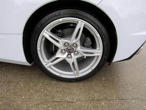 Used 2024 Chevrolet Corvette Stingray Coupe image 25