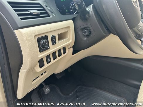 Used 2010 Lexus HS 250h Base image 23