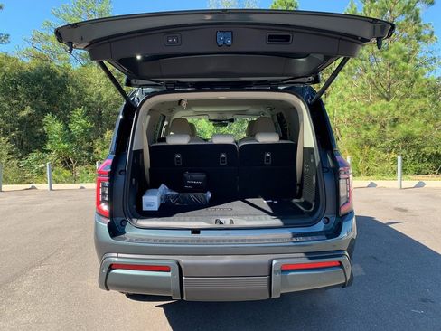 New 2026 Nissan Armada Platinum image 5