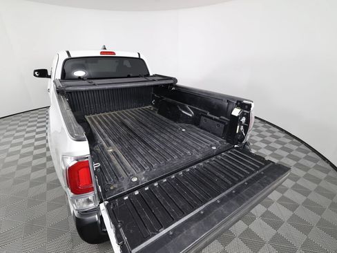 Used 2022 Toyota Tacoma SR RWD image 14