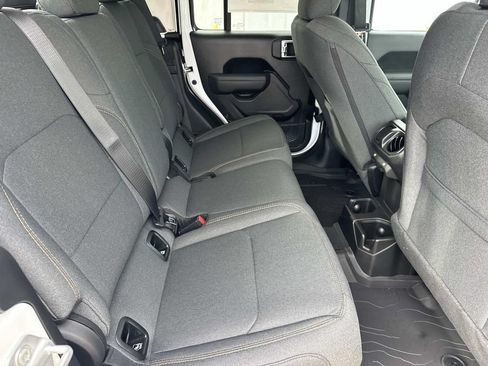 New 2026 Jeep Gladiator Sport AWD/4WD image 15