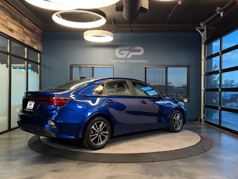 Used 2022 Kia Forte LXS w/ LXS Technology Package FWD image 3