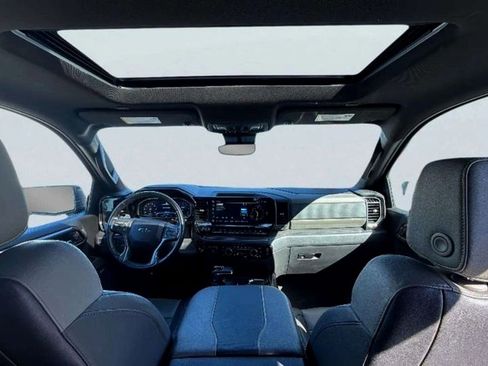 Used 2023 Chevrolet Silverado 1500 ZR2 w/ Technology Package image 9