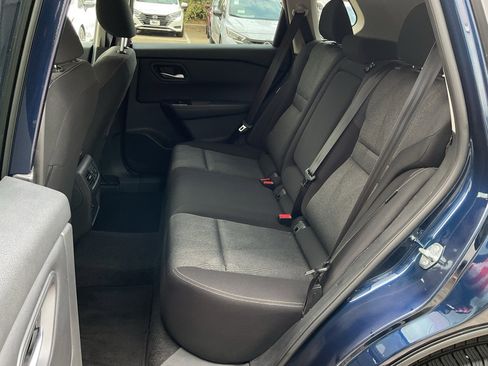 Used 2025 Nissan Rogue SV image 15