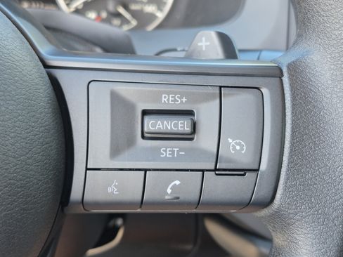 Certified 2025 Nissan Pathfinder S FWD image 32