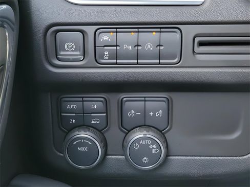 Used 2024 Chevrolet Tahoe LT image 25