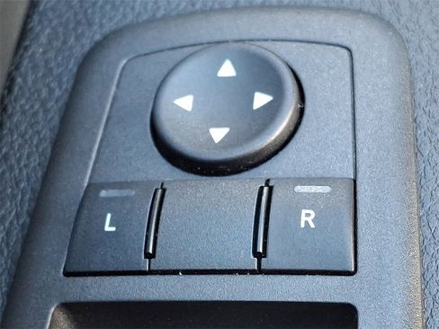 Used 2022 RAM 2500 Tradesman w/ Chrome Appearance Group image 27