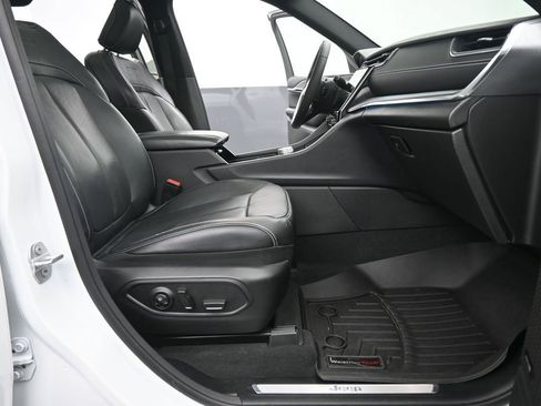 Used 2023 Jeep Grand Cherokee Overland image 18