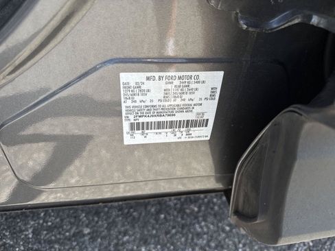 Used 2024 Ford Edge SEL AWD/4WD image 30