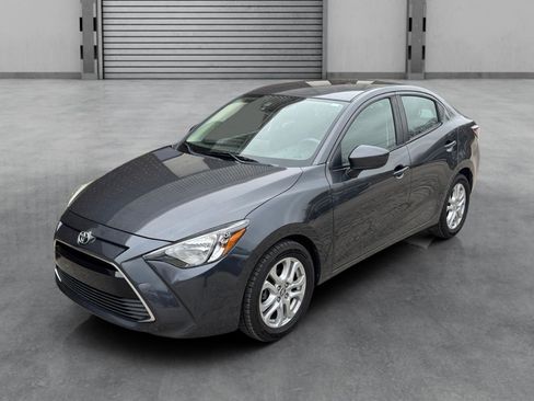 Used 2018 Toyota Yaris iA image 27