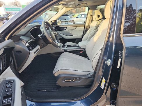 Certified 2025 Acura MDX SH-AWD w/ Advance Package image 15