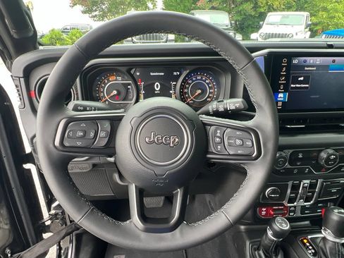 Used 2026 Jeep Wrangler Unlimited Rubicon AWD/4WD image 22