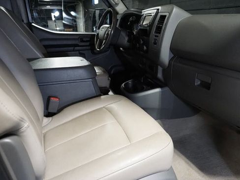 Used 2019 Nissan NV 3500 SL RWD image 16