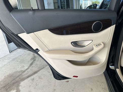 Used 2019 Mercedes-Benz GLC 300 GLC 300 image 27