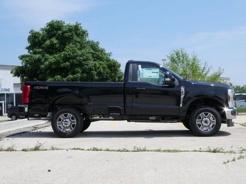 New 2025 Ford F350 XLT image 2