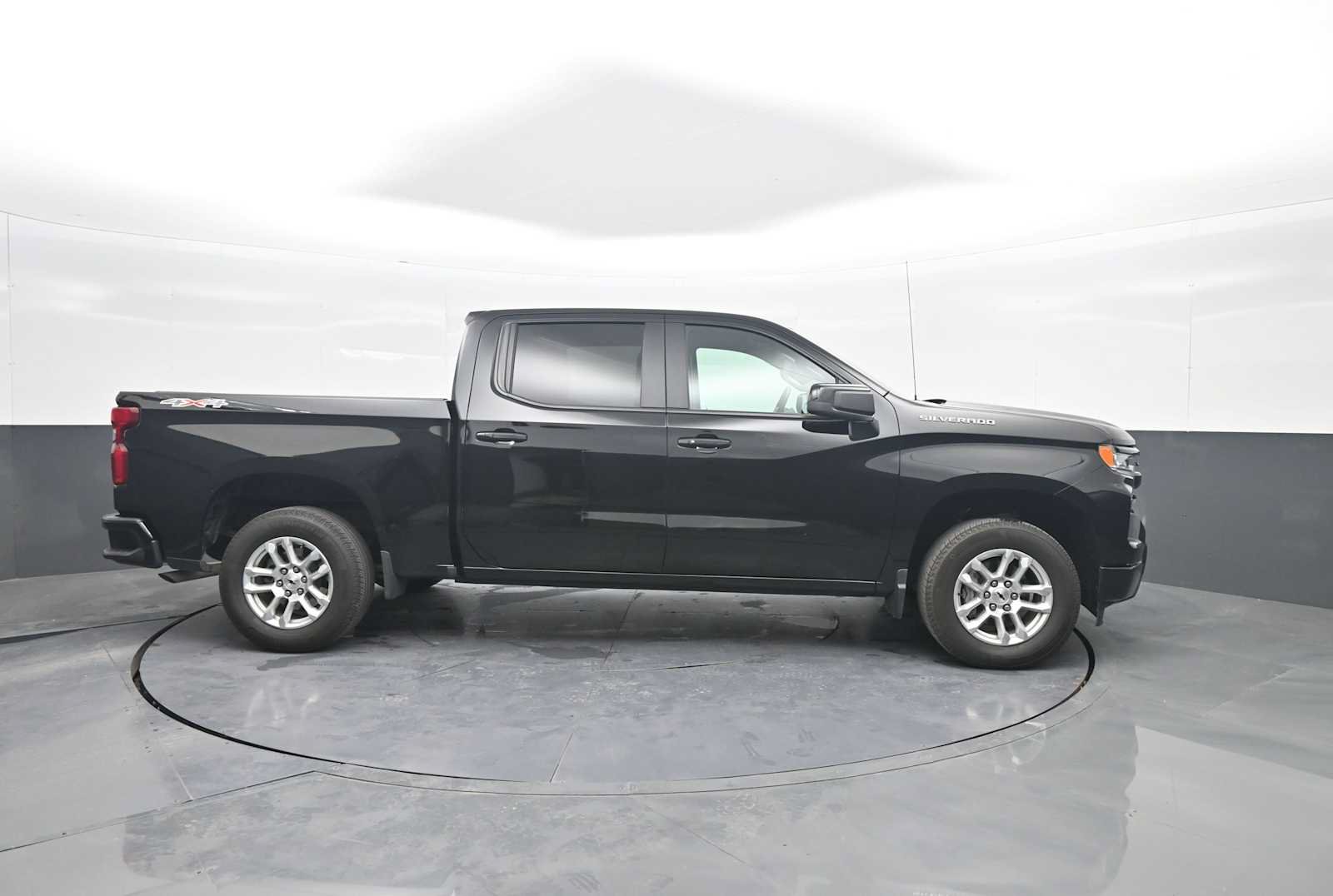 Used 2026 Chevrolet Silverado 1500 RST AWD/4WD image 9