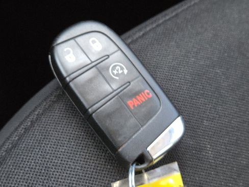 Used 2016 Jeep Renegade Trailhawk image 31