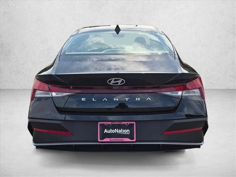 New 2026 Hyundai Elantra SE FWD image 5