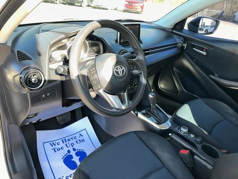 Used 2017 Toyota Yaris iA image 16