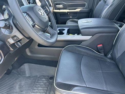 Used 2025 RAM 2500 Laramie AWD/4WD image 28