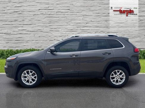 Used 2018 Jeep Cherokee Latitude Plus w/ Cold Weather Group image 2