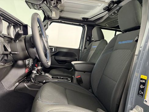 Used 2025 Jeep Wrangler Unlimited Rubicon 4xe w/ Convenience Group image 22