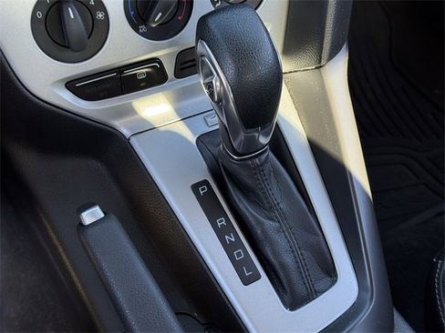 Used 2014 Ford Focus SE w/ SE Winter Package image 17