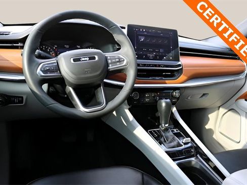 Used 2024 Jeep Compass Limited image 11