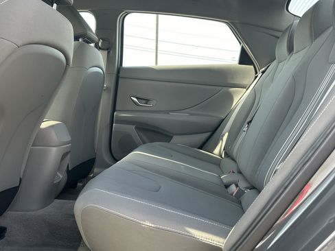 Used 2024 Hyundai Elantra SEL FWD image 19