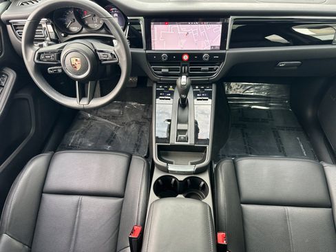 Used 2025 Porsche Macan Turbo image 6