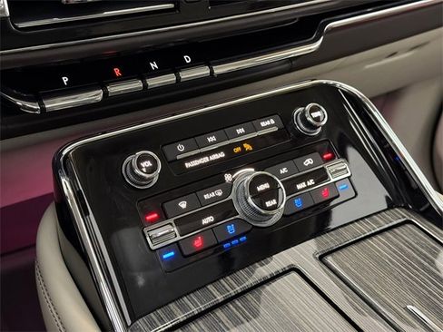 Used 2023 Lincoln Navigator L Black Label image 32
