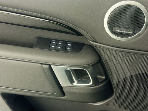 New 2026 Land Rover Discovery S image 16