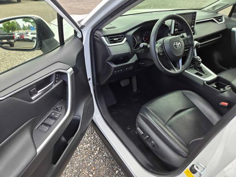 Used 2020 Toyota RAV4 XLE Premium AWD/4WD image 21