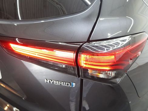 Used 2023 Toyota Highlander XLE image 29