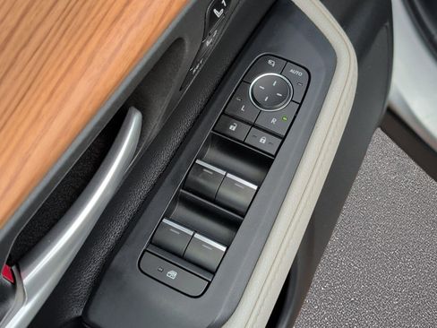 Used 2024 Toyota Grand Highlander AWD image 9