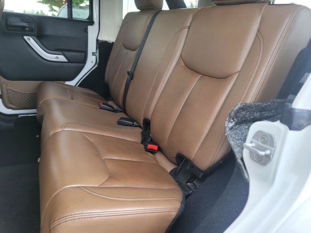 Used 2013 Jeep Wrangler Unlimited Sahara AWD/4WD image 19