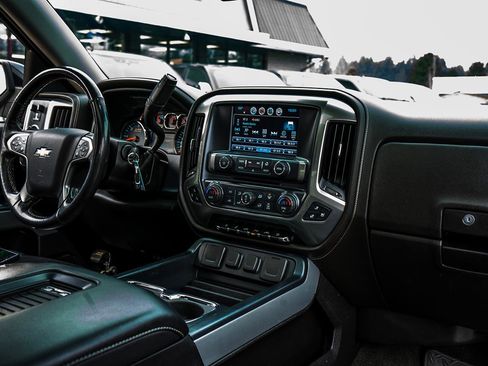 Used 2018 Chevrolet Silverado 1500 LTZ Z71 w/ Redline Edition image 41