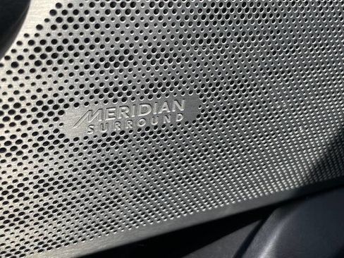 Used 2018 Land Rover Range Rover Velar R-Dynamic SE image 16