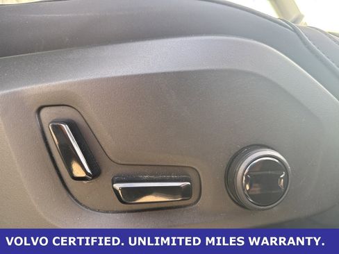 Certified 2025 Volvo XC90 B6 Plus image 12