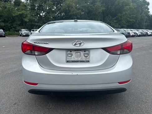 Used 2016 Hyundai Elantra SE FWD image 4