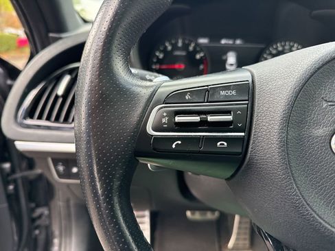 Used 2018 Kia Stinger GT1 image 11