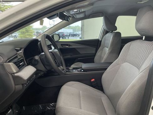 Used 2025 Toyota Camry LE w/ Convenience Package image 19