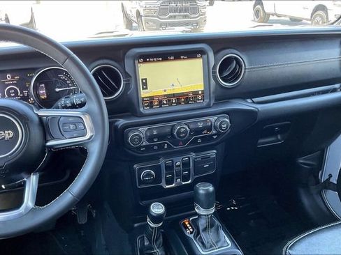 Used 2023 Jeep Wrangler Unlimited Sahara AWD/4WD image 5