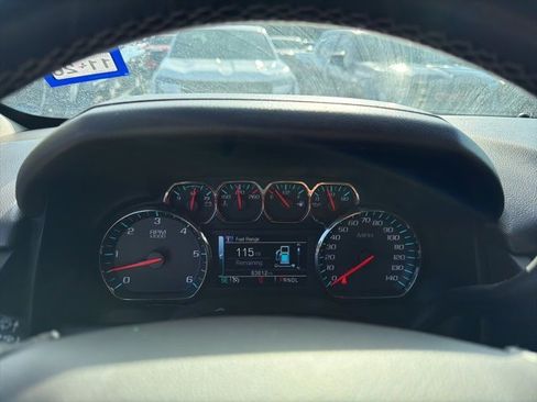 Used 2019 Chevrolet Suburban LS image 10