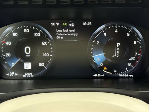 Used 2017 Volvo XC90 T6 Momentum w/ Vision Package AWD/4WD image 22