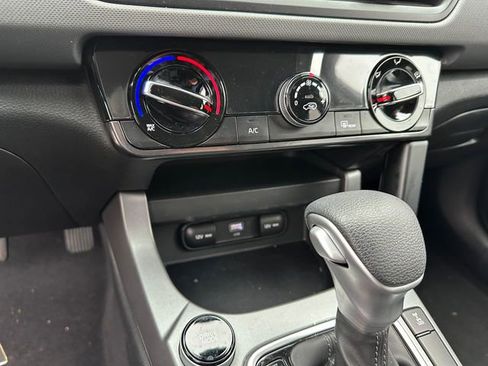 Used 2024 Kia Seltos LX image 21